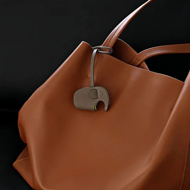 Handcrafted Elephant Leather Charm – Full-Grain Cowhide Bag Accessory with Minimalist Elegance