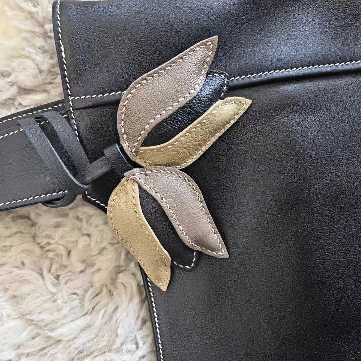 Morandi Tulip – Original Handcrafted Leather Bag Charm, Minimalist Design, French Goatskin Keychain, Elegant Gift for Her