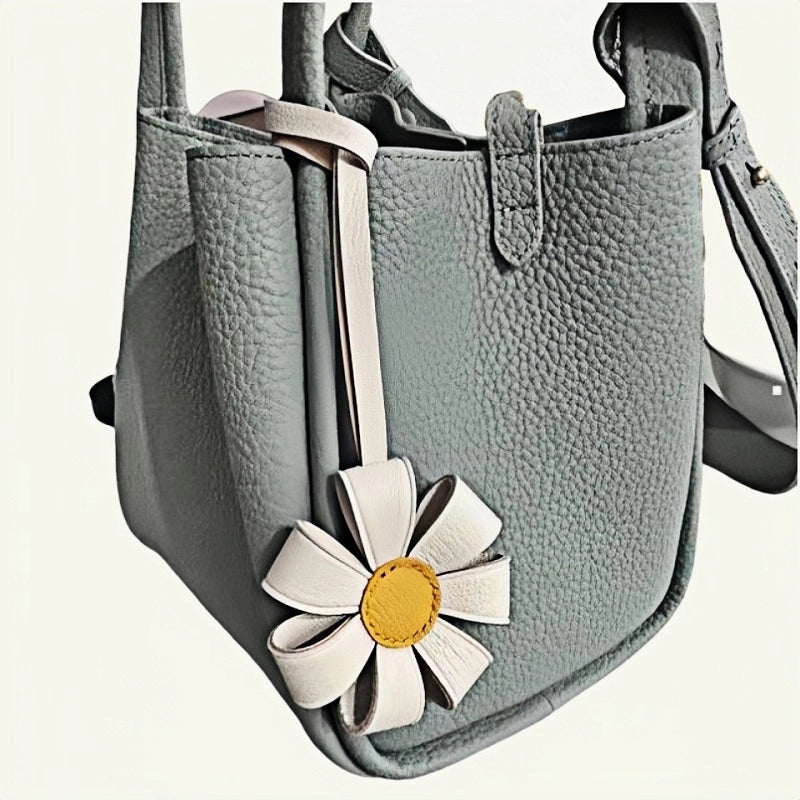 Geometric Daisy Leather Bag Charm – Minimalist Handmade Design, High-Quality Key Accessory, Premium Full-Grain Goatskin, Sophisticated Gift for Women