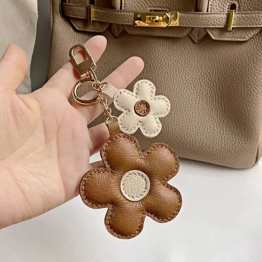 Exquisite Dual-Flower Horseshoe Buckle Sunflower Leather Charm - Multicolor Combination for Bags, Backpacks, and Keys, Perfect as a High-End Gift