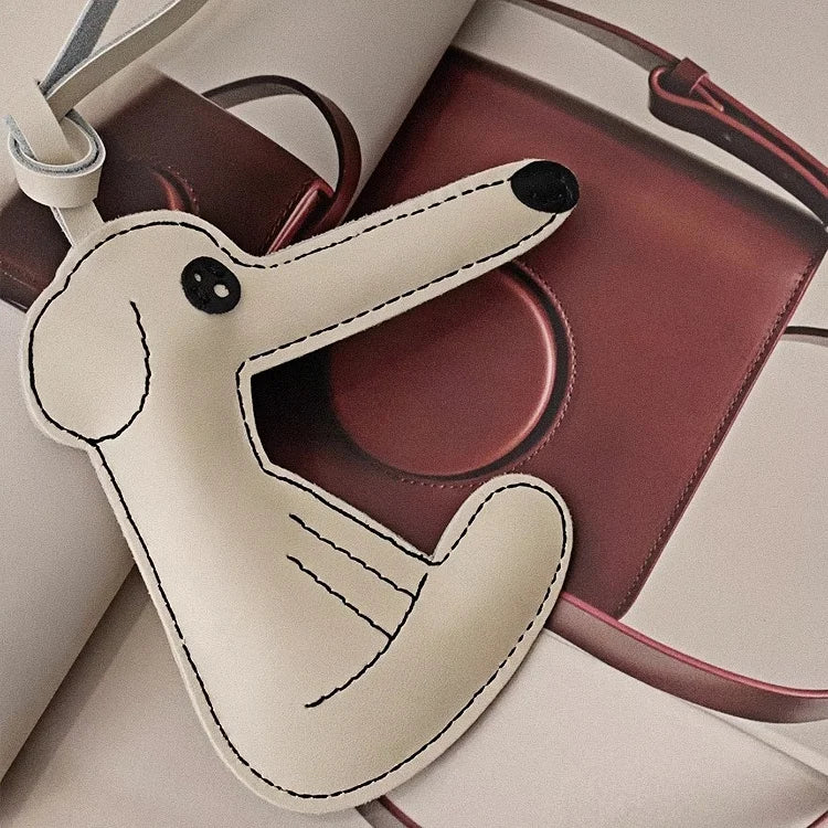 Long-Nosed Dog Leather Bag Charm - Whimsical Pet Keychain Accessory for Animal Lovers